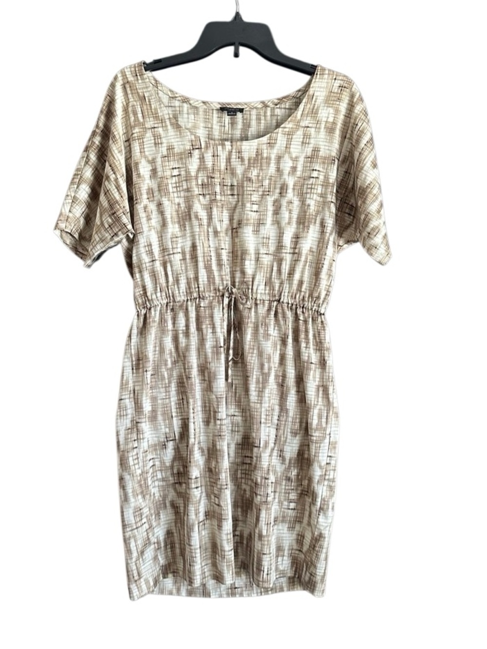 Ann Taylor Neutral Print Drawstring Waist Short Sleeve Dress. Size 4.